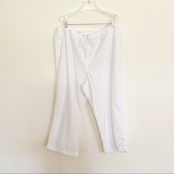 L. L. BEAN LADIES SUNSMART UPF 50+ SUPPLEX WHITE CAPRI DRAWSTRING PANTS - Picture 8 of 12